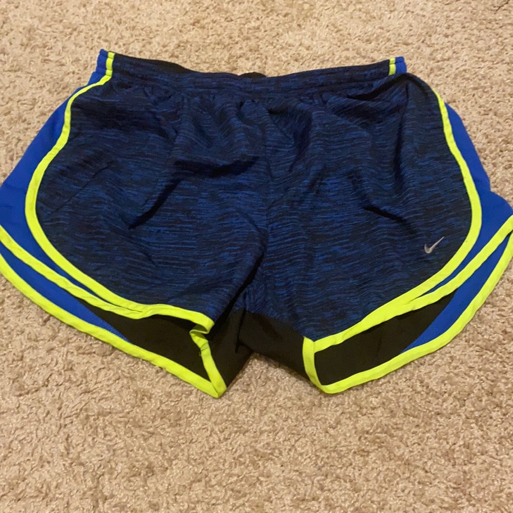 Nike Dri-fit shorts L